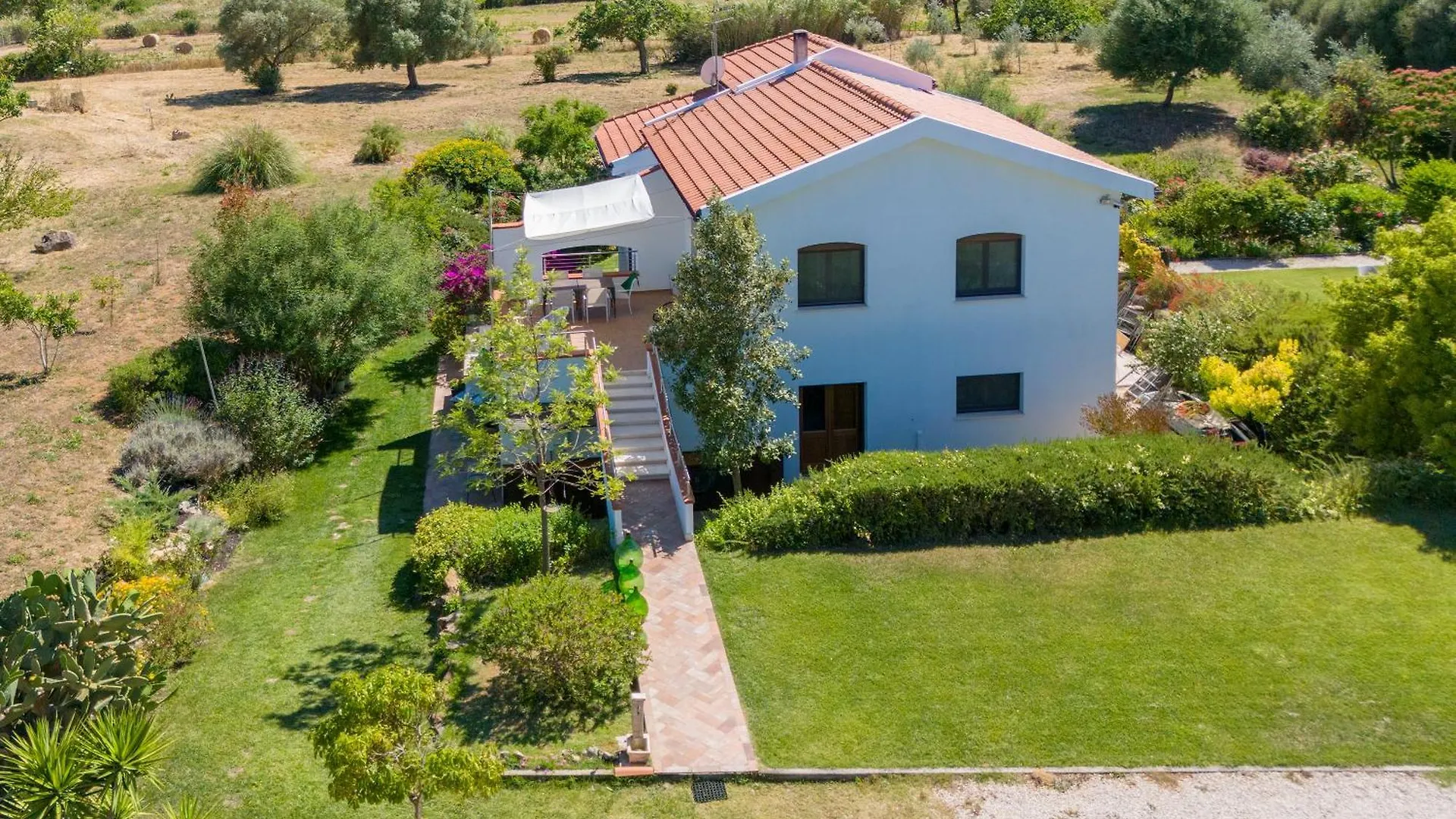Sardinia Re - Villa Fioretta Flowers Apartments Olmedo